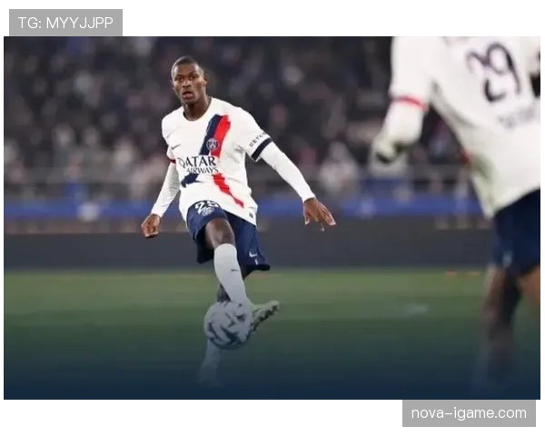 阿什拉夫巴黎2号球衣热销，新星亮眼表现引爆球迷追捧