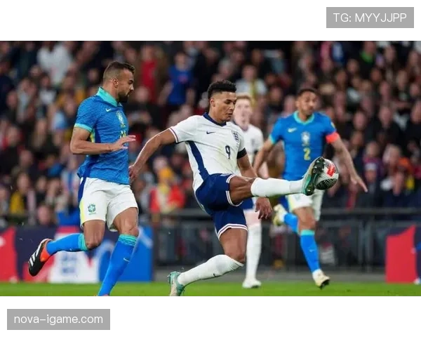 沃特金斯接班凯恩的中锋角色与战术适配性分析 沃特金斯接班凯恩的中锋角色与战术适配性分析