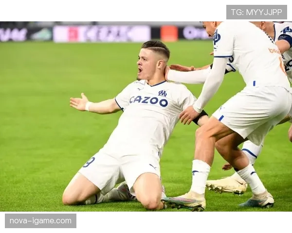 维蒂尼亚本赛季表现稳健,中场组织能力持续提升 维蒂尼亚本赛季表现稳健,中场组织能力持续提升